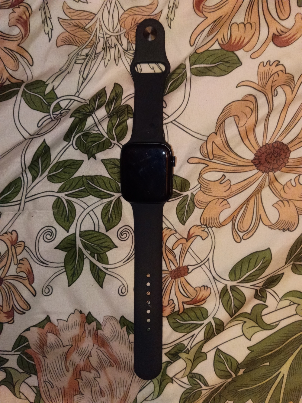 *BRAND NEW W/0 BOX* Apple Smartwatch SE 44mm with Silicone Band